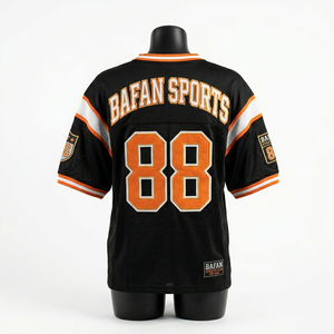 เสื้อฟุตบอลพรีเมียม ผ้าโพลีเอสเตอร์ตาข่าย 180 GSM สีดำแดงขาว แขนเสื้อลายทาง พิมพ์ลายตามสั่ง ปักโลโก้ แผงเสื้อฟุตบอล - Product Image 2