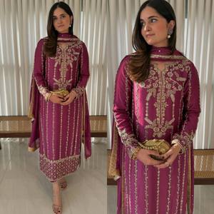 ชุดสูทแฟนซียาวสวยงาม งานปักประณีต พร้อมกางเกงและผ้าคลุมไหล่ - Product Image 2