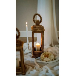 Lanterne en bois porte-bougie rustique faite à la main, lumière décorative pour centre de table de mariage, maison, jardin, restaurant, fête - Product Image 1