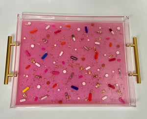 Bandeja de Servir de Resina Estilo Pop Art - Diseño de Confeti en Rosa Neón y Dorado Brillante - Product Image 1