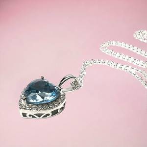 Colgante de Corazón de Topacio Azul Hielo Hecho a Mano, Chapado en Oro de 18K sobre Plata de Ley, Piedra de Nacimiento de Diciembre, Joyería de Gema, Regalo para Mujer - Product Image 4