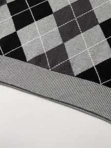 เสื้อกั๊กถักลายอาร์ไกล์บล็อกสีสำหรับผู้ชาย คอวี แขนกุด สไตล์เรโทรพรีปปี้ เสื้อถักกอล์ฟ ขายส่งแบบ OEM - Product Image 5