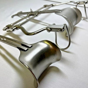 Retractor Abdominal Manual de Calidad Premium con Hoja Central Completa de Acero Inoxidable, Instrumentos de Cirugía General Clase II OEM - Product Image 2