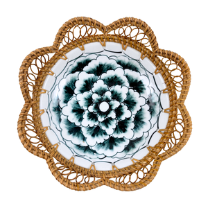 Plat de service rond en céramique fait à la main motif floral vert bord de rotin pétoncle écologique maison cuisine fêtes plat décoratif - Product Image 2