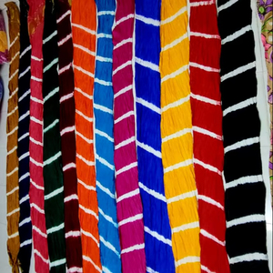 Bufanda a Cuadros de Algodón, Diseño Tradicional Indio Hecho a Mano con Estampado Bandhej, Ligera, Larga, para Mujer, Moda Primavera - Product Image 1