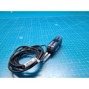 Keyence FS-V11 + FS-V12ที่ใช้เป็นชิ้นส่วนอุปกรณ์เซมิคอนดักเตอร์แบบดั้งเดิม - Product Image 1