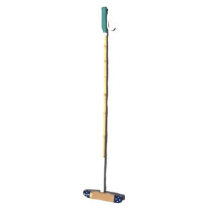 Mazas de polo avanzadas construidas con mango largo, cabeza de madera dura y agarre seguro para un control consistente y un rendimiento potente en el campo. - Product Image 3