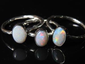 Opale australienne 7-9MM Multi-Feu en Argent Sterling 925 Certifiée par un tiers Cadeau de mariage ou de fête pour elle Fait main Unique en son genre - Product Image 3