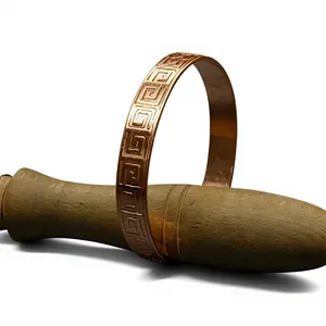 Bracelet manchette ouverte en cuivre pur, motif clé grecque gravé, motif géométrique meander sculpté, cuivre massif - Product Image 6