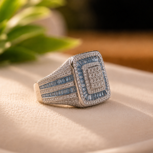 Bague de fiançailles pour homme en argent sterling 925, sertie de moissanite ronde micro-incrustée, style baguette glacée - Product Image 4