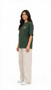 เสื้อยืดคอกลมสีเขียวเข้ม ONETEN APPAREL พิมพ์ลายโลโก้ด้านหน้า ทรงหลวม แขนสั้น ผ้าฝ้าย 100% สไตล์สตรีท รักษ์โลก - Product Image 3