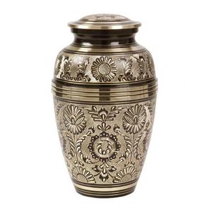 Urnes funéraires pour adultes en laiton de haute qualité avec gravure complète, finition or et noir, pour cendres humaines. - Product Image 3