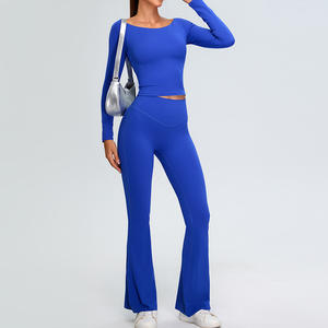 Nouvel ensemble de yoga 2 pièces pour femme, automne-hiver, asymétrique, coupe ajustée, manches longues, couleur unie, antibactérien, avec pantalon large légèrement évasé - Product Image 1