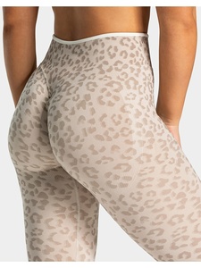 Leggings de Yoga con Soporte Lumbar para Ejercicio, Entrenamientos en el Gimnasio y Estilo de Vida Activo - Product Image 5