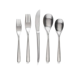 Couverts en métal raffinés pour la table domestique, conçus pour inspirer des traditions de repas gracieuses et une élégance durable - Product Image 5