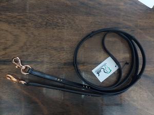 Rênes de cheval en cuir noir durables d'équipement équestre international avec la pointe en cristal blanche et noire de caractéristique antidérapage - Product Image 3