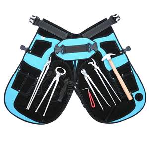 Kit Profesional de Herramientas para Herrador con Delantal de Herrador, Pinza para Desmontar Zapatos, Pinza de Cabeza Redonda, Herramienta para Clavar Pezuñas, Extractor de Clavos, Martillo y Pico - Product Image 1