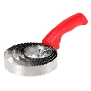 Kit de toilettage pour chevaux : peigne pour crinière et queue, brosse de massage, grattoir à sueur, cure-ongles, brosse à crinière, éponge de nettoyage - Product Image 1