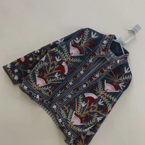 Abrigo Suzani Floral de terciopelo negro, chaqueta uzbeka bordada a mano, ropa de abrigo para Festival Folclórico, vestido de estilo bohemio de algodón para invierno - Product Image 1