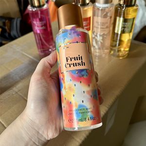 Toptan 250ml Victorias sprey aynı stil bayan parfüm vücut spreyi Victorias gizli orijinal uzun ömürlü parfüm - Product Image 1