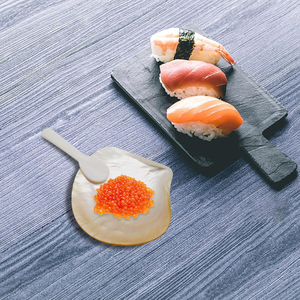 Juego de Servidor de Caviar de Lujo Hecho a Mano en Vietnam con Cucharas y Plato de Nácar Pulido a Espejo para Aperitivos y Postres - Product Image 3