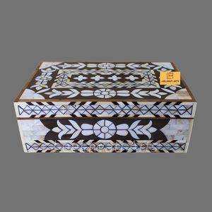 Caja Rectangular Moderna de Estilo Costero con Incrustaciones de Madreperla, Organizador de Joyas con Patrón de Mosaico Festoneado en Color Verde Azulado - Product Image 3