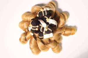 Cheveux Remy Vietnamiens de Qualité Supérieure pour Blondes # 1b- # 60) Extensions de cheveux naturels à double trame, effet bouclé, 100g, emballage personnalisé - Product Image 4