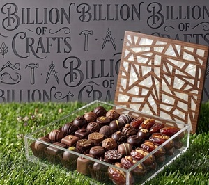 Caja de Dulces Cuadrada Transparente con Tapa de Madera Tallada, Contenedor de Almacenamiento de Chocolate de Acrílico Transparente - Product Image 1