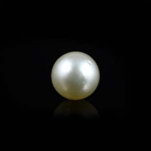 Natural Rice-Shaped Freshwater Pearl 10.3 Carat Certified Loose Pearl for Jewelry Making - Product Image 1