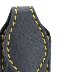 Pochette en cuir de qualité supérieure pour coupe-cuticules |   Étui de protection en cuir de vache véritable |   Support compact 5,8 x 2,8 x 1 cm - Product Image 3