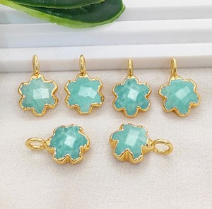 Colgante de Amazonita de 10mm con Forma de Flor de Trébol, Electrochapado, Hecho a Mano, para Fabricación de Joyas - Product Image 1