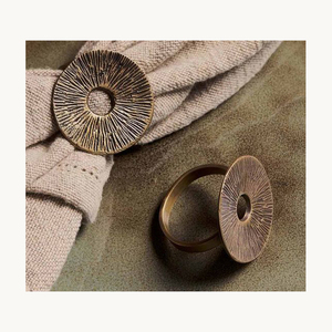 Anillos de Servilleta Metálicos de Lujo, Elegantes y Modernos, Hechos a Mano, Decorativos Premium para Bodas, Hoteles y Restaurantes - Product Image 1