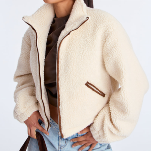 Chaqueta de forro polar beige personalizada para mujer, chaqueta corta de sherpa con cremallera, chaqueta de forro polar extragrande para mujer - Product Image 1