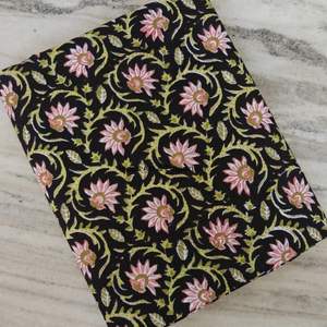 Tissu en coton imprimé traditionnel Jaipuri, coton cambriqué imprimé au bloc 60x60, tissu en coton à motifs. - Product Image 2