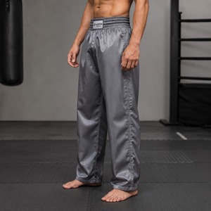Pantalon de kick-boxing de haute qualité, conçu pour l'exercice quotidien, les séances de sparring et les programmes d'entraînement professionnels. - Product Image 2