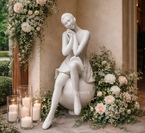 Statuette élégante de dame en résine polyester – Sculpture d'art féminin classique pour la décoration de mariages de luxe et l'aménagement d'événements - Product Image 2