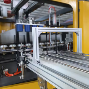 เครื่องเป่าขวดน้ำ PET/PC/PP อัตโนมัติ 6 ช่อง พร้อมมอเตอร์ปั๊มและลูกปืน - Product Image 6