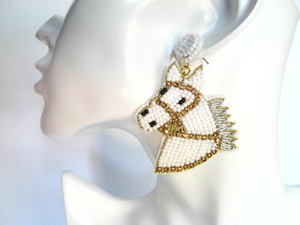 Nouvelles boucles d'oreilles élégantes faites à la main en coton avec broderie de perles en forme de rose, légères, de forme ovale, mignonnes et fantaisie, par MD HANDICRAFTS - Product Image 4