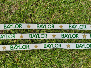 กระเป๋าสะพายข้าง Baylor รุ่นวินเทจ กันน้ำ พกพาสะดวก เป็นมิตรกับสิ่งแวดล้อม สายสะพายประดับลูกปัด ดีไซน์ดาวสีทอง ตัวอักษรสีเขียว ประดับด้วยเม็ดลูกปัด พร้อมตะขอโลหะ - Product Image 2