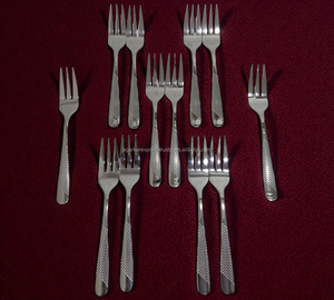 Ensemble de fourchettes à dîner en acier inoxydable durable de qualité supérieure pour la maison et la restauration, design moderne - Product Image 1