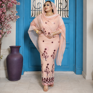 Tela de Voile de Algodón Sudanés Bordado |   Tela de Vestido 100% Algodón con Motivos Florales en el Borde para Vestido Tradicional de Mujer - Product Image 2