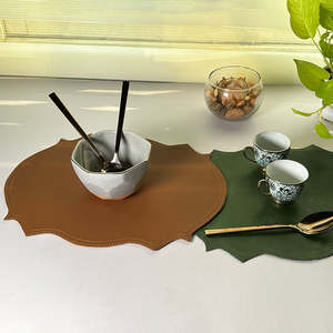 Set de 4 dessous-de-plat en cuir véritable et cuir végétalien, forme irrégulière, écologiques et imperméables, pour une touche de luxe - Product Image 5