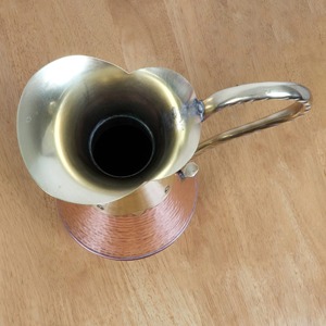 Jarra de estilo real de lujo, diseñada perfectamente para entornos ejecutivos, elegante vajilla para uso profesional y doméstico, venta al por mayor desde India. - Product Image 3