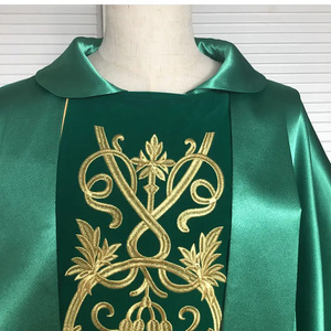 Casulla Católica Verde de Satén de Calidad con Bordado Dorado y Estola 2025, Hecha a Medida, Nuevo Diseño de Alta Calidad - Product Image 3