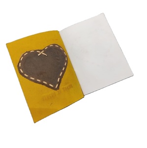 Vente en gros de carnet de voyage vintage en cuir avec cœur gaufré fait à la main personnalisable format journal relié en cuir 8x6 pouces - Product Image 3