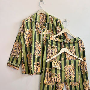 ชุดนอนผ้าฝ้ายอินเดียเนื้อนุ่ม เสื้อและกางเกงขายาวพร้อมกระเป๋าใส่ของ ชุดลำลองสำหรับพักผ่อน ชุดนอนสำหรับทุกเพศ - Product Image 1