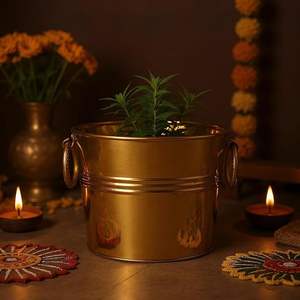 Grand pot en laiton doré pour plantes d'intérieur, idéal pour la décoration de la maison - Product Image 6