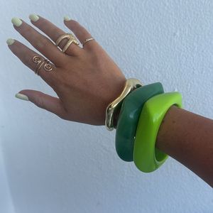 กำไลข้อมือเรซิ่นอีพ็อกซี่ทำมือสำหรับผู้หญิง กำไลเรซิ่นทันสมัย ของขวัญเครื่องประดับสำหรับเธอ กำไลข้อมือเรซิ่นแฟชั่นร่วมสมัย - Product Image 3