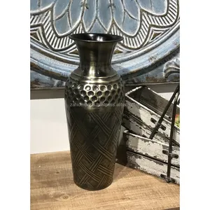 Vase à fleurs en métal perforé de style industriel brut, fournisseur en gros, design urbain, vase à fleurs Zahid - Product Image 2