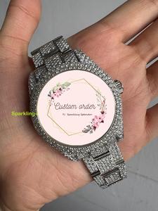 Montre Moissanite entièrement sertie de pierres pour unisexe, avec cadran analogique artisanal en acier inoxydable, montre de luxe pour soirée, cadran rose, montre analogique - Product Image 6